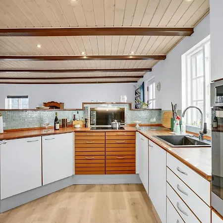 Holiday home 3 Bedroom Nice In Maribo